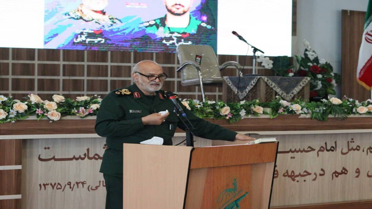 پیام شهدا حرکت در مسیر قیام امام حسین(ع) است