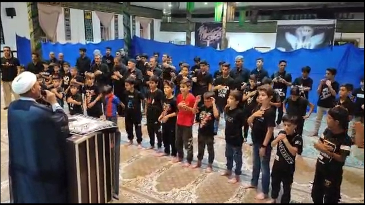 عزاداری نوجوانان و جوانان در دهه محرم در نهاوند