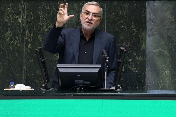 وزیر بهداشت: اختصاص ارز ترجیحی به دارو، عامل قاچاق، شکست تولید و رونق بازار سیاه است