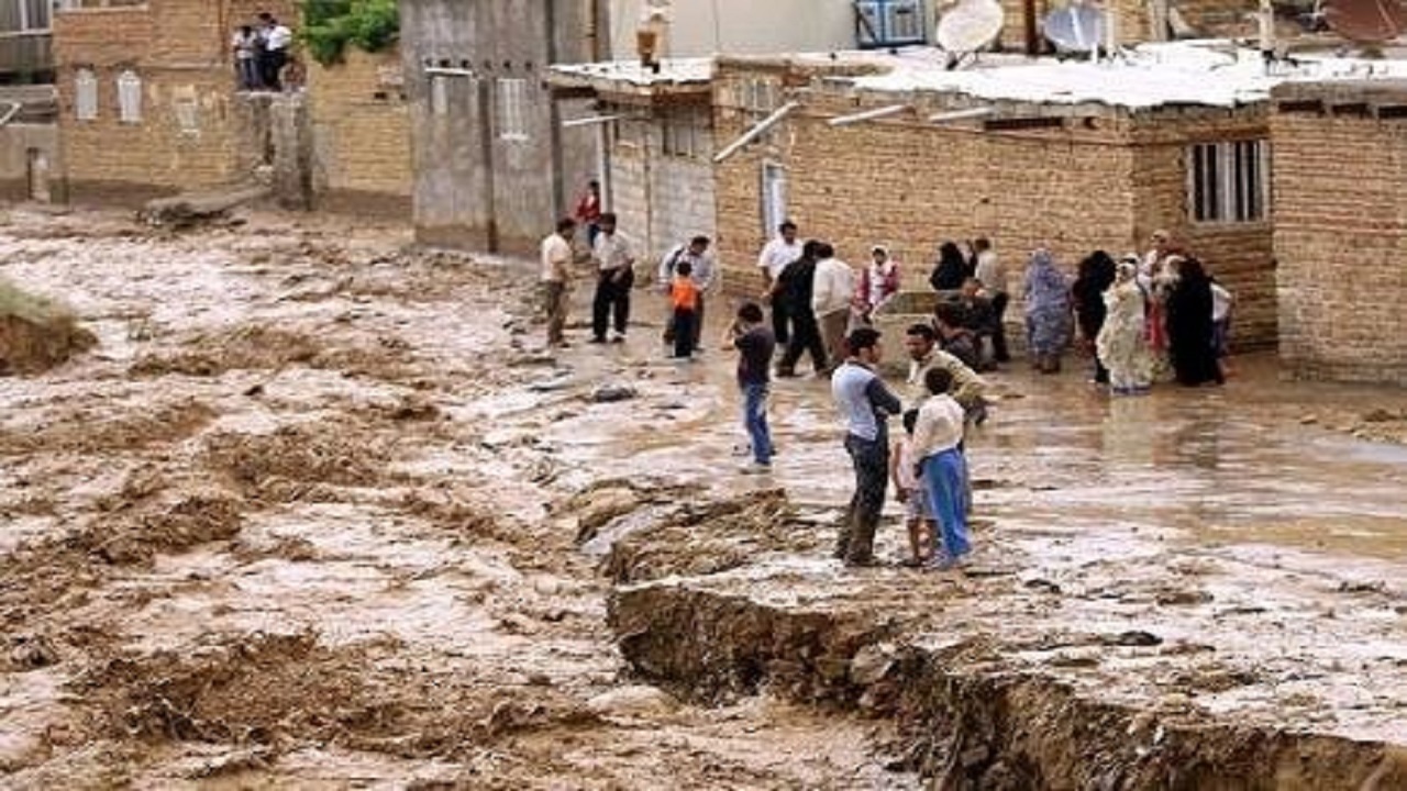 اوضاع بحرانی سیل در صیدون؛ از قطع آب تا انسداد راه‌های روستایی و آبگرفتگی منازل