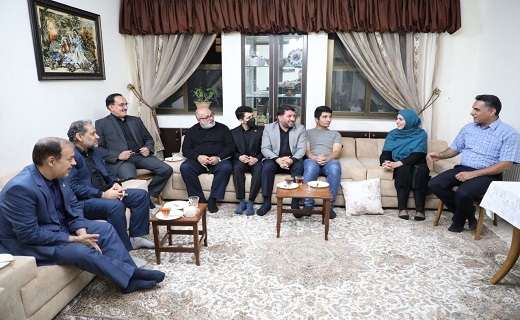 استاندار یزد از ۲ دانش آموز نخبه استان تجلیل کرد استاندار یزد از ۲ دانش آموز نخبه استان تجلیل کرد