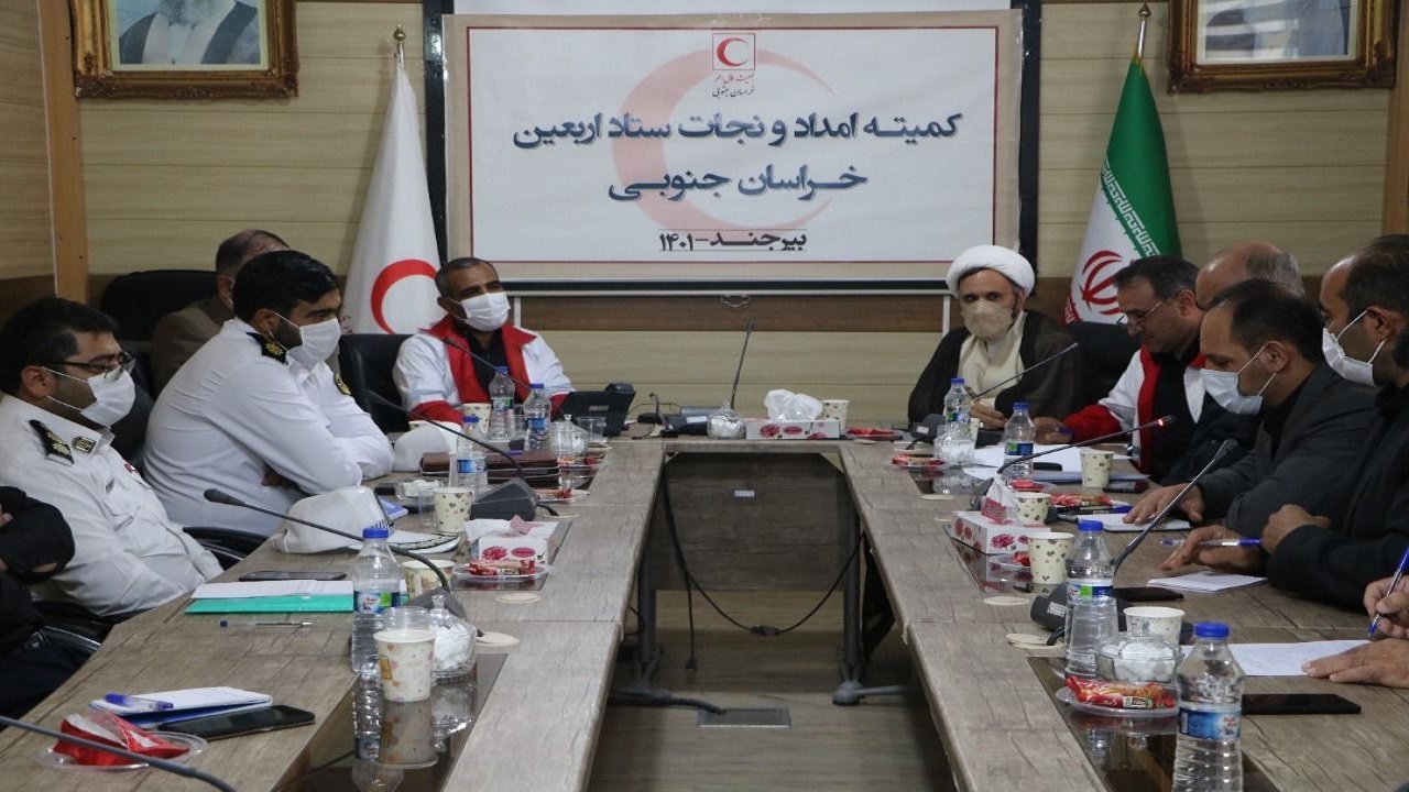 ارائه خدمات داوطلبانه به زائران اربعین حسینی