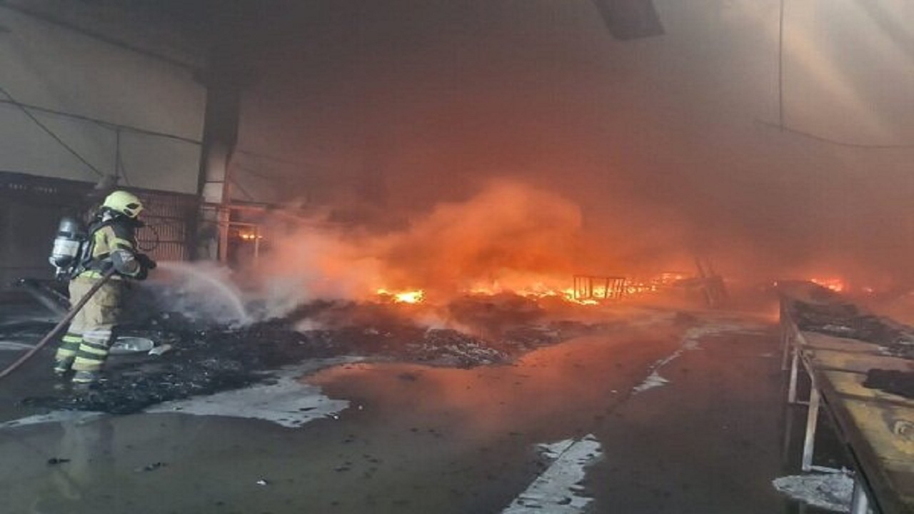 ۲ انبار محصولات کشاورزی بوکان طعمه حریق شدند