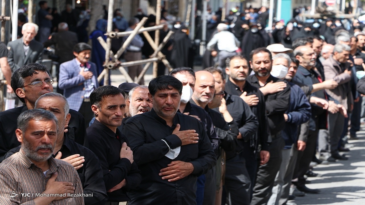 جلوه دسته عزاداری در حسینیه‌ی اعظم زنجان