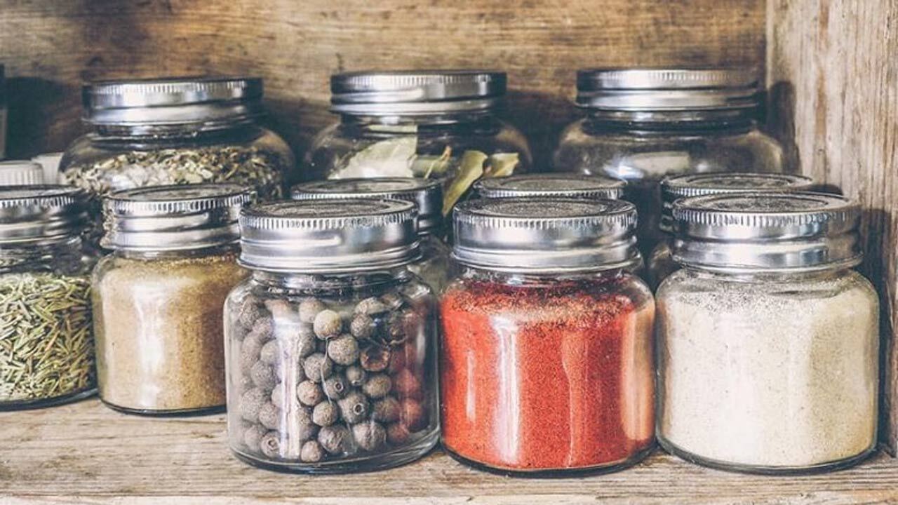 آموزش یک ترفند خانه داری با استفاده از ظروف دور ریختنی + فیلم