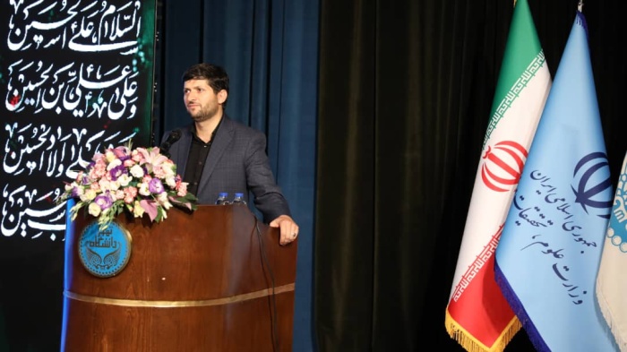 دانشگاه‌ها باید پیشگام مدیریت علمی در جامعه باشند