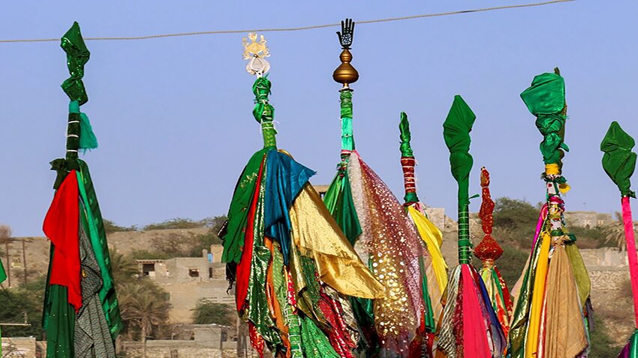عزاداری سنتی علم گردانی در میناب+فیلم
