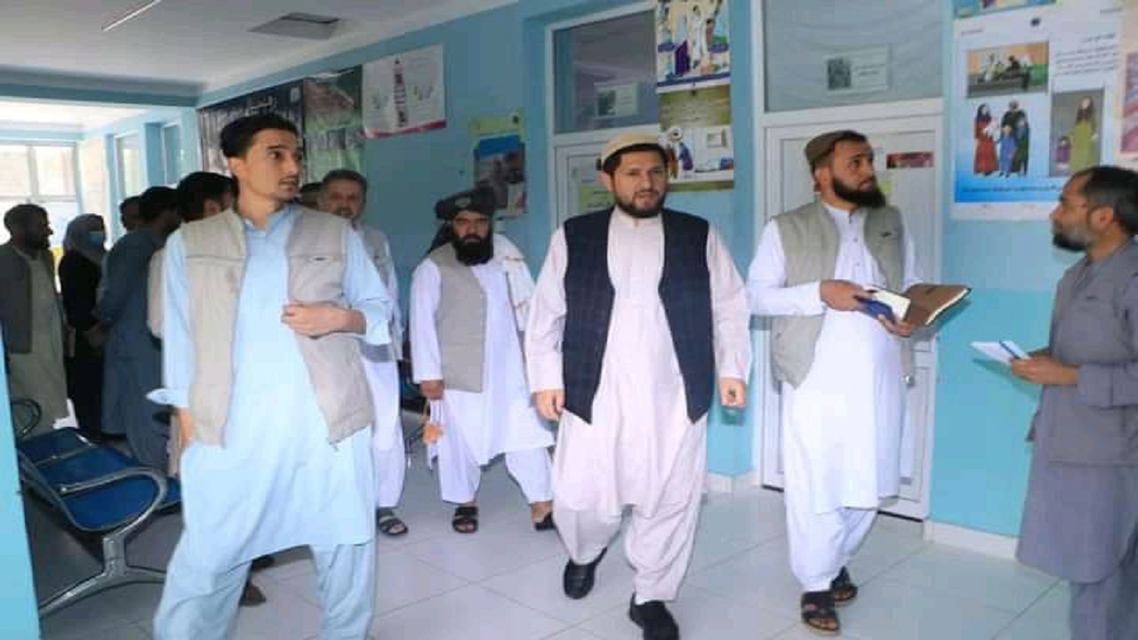 نظارت رئیس صحت‌عامه‌ ولایت بلخ از مراکز صحی شادیان