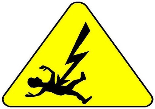 جوان لنده ای قربانی حادثه برق گرفتگی شد