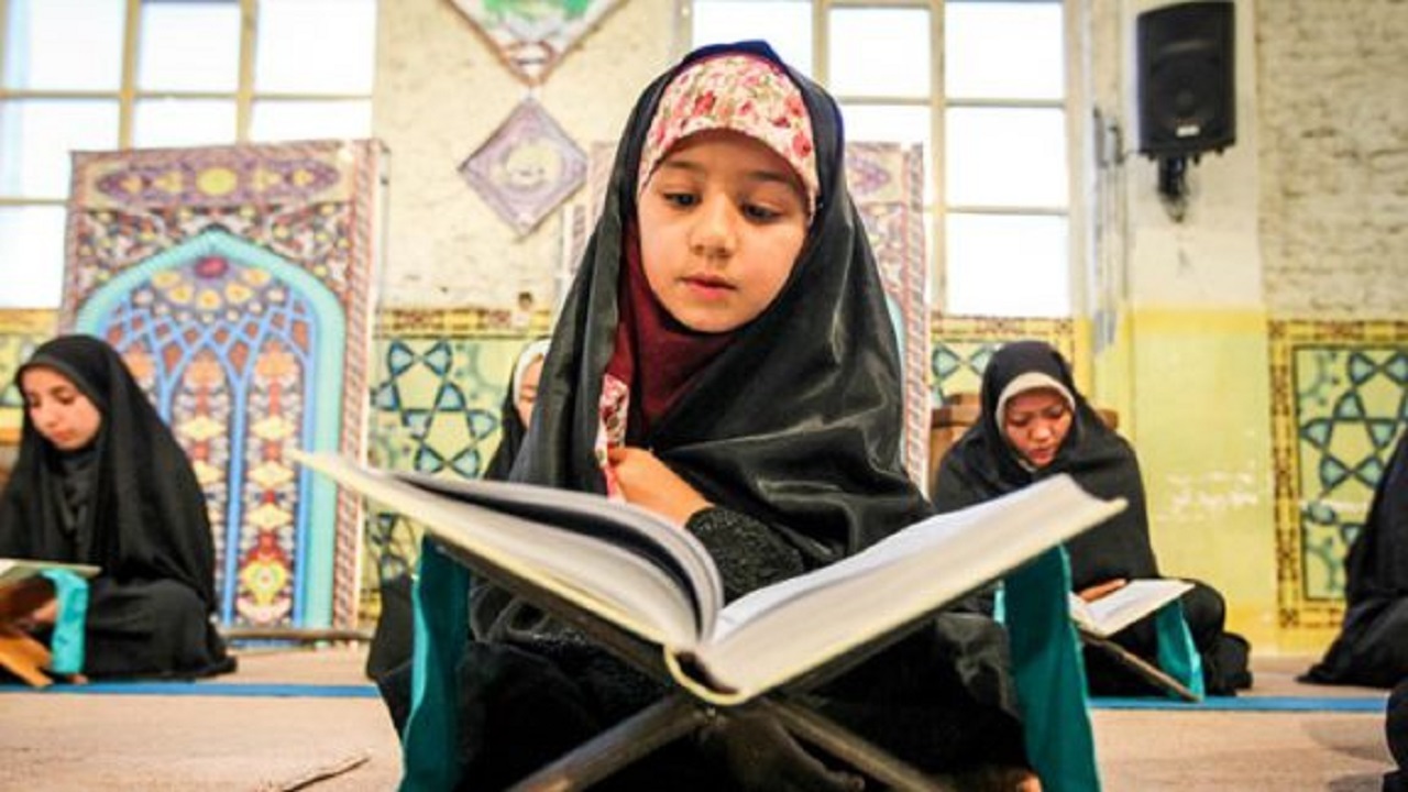 تعلیم دانش آموزان حافظ جزء ۳۰ قرآن تا پایان امسال در اصفهان