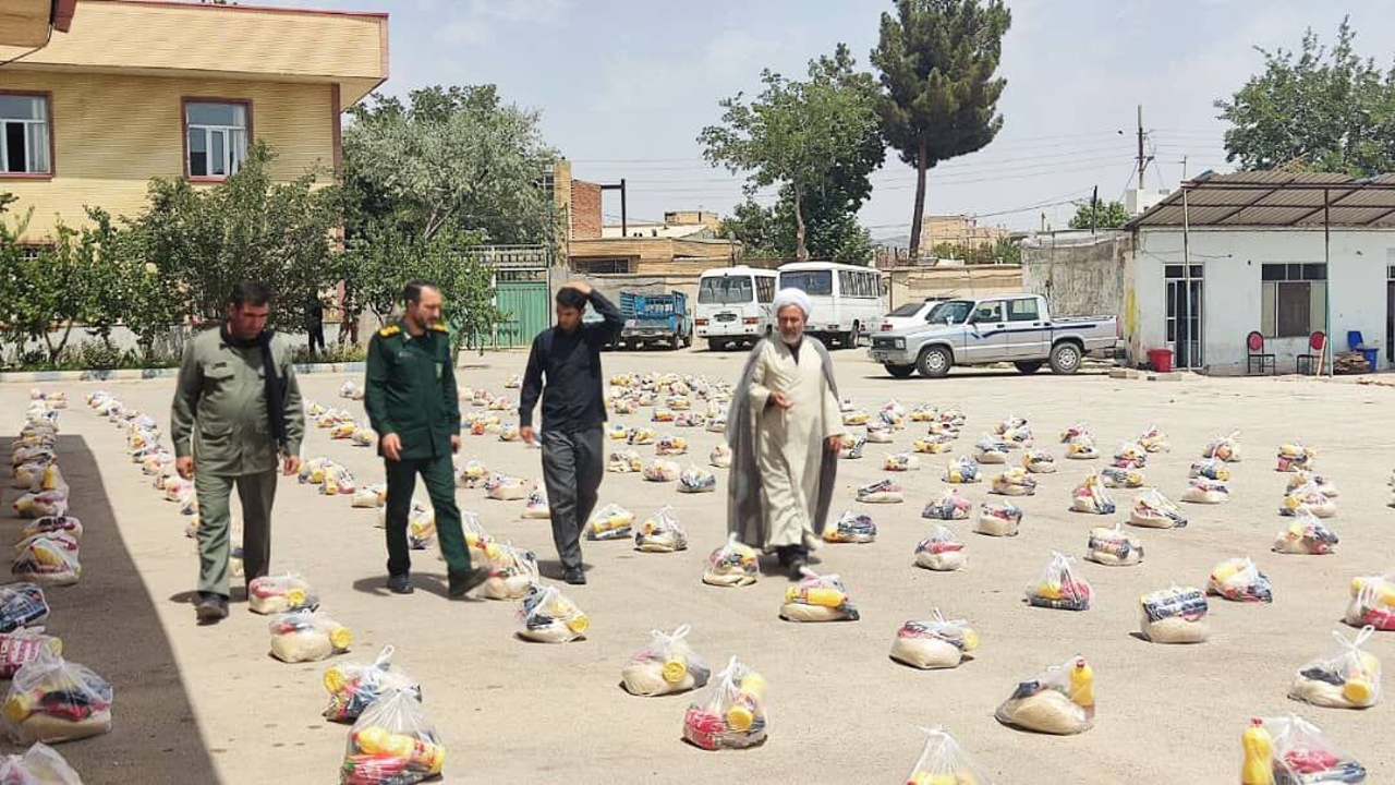 توزیع ۷۰۰ بسته معیشتی در عجب‌شیر