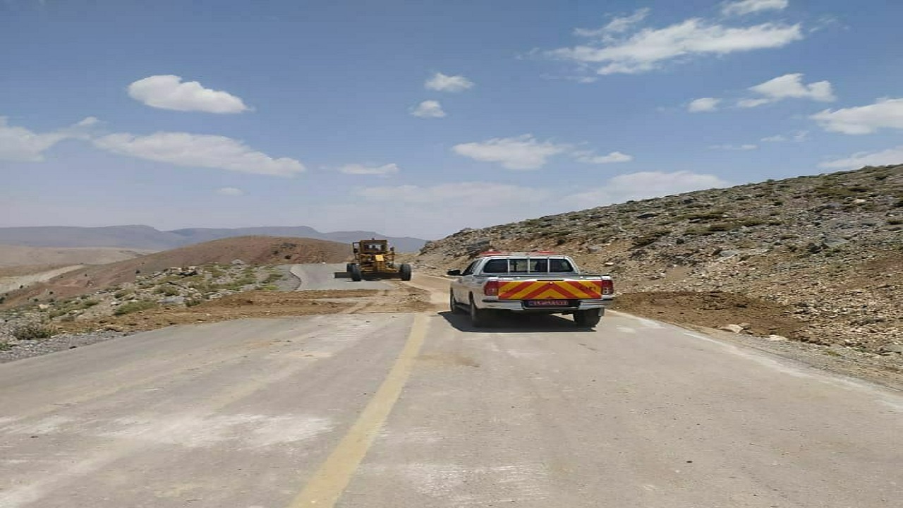 بازگشایی گردنه بیژن در محور پادنا سمیرم به سی سخت