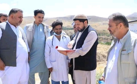 بازدید رئیس صحت عامه بلخ از مراکز صحی ولسوالی چهارکنت + تصاویر