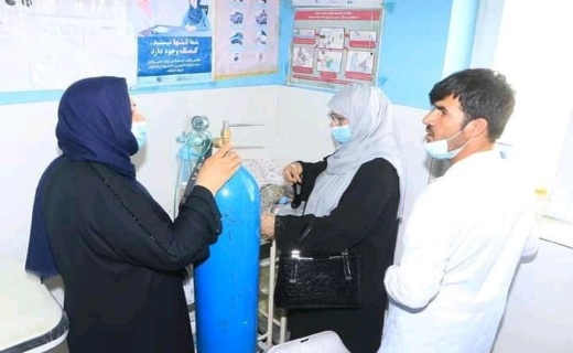 بازدید رئیس صحت عامه بلخ از مراکز صحی ولسوالی چهارکنت + تصاویر