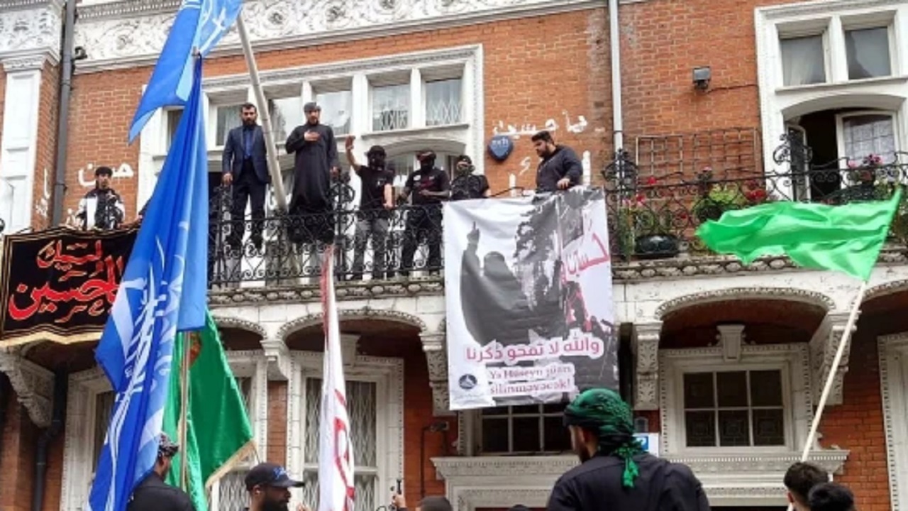 پرچم آذربایجان از سفارت این کشور در لندن پایین کشیده شد