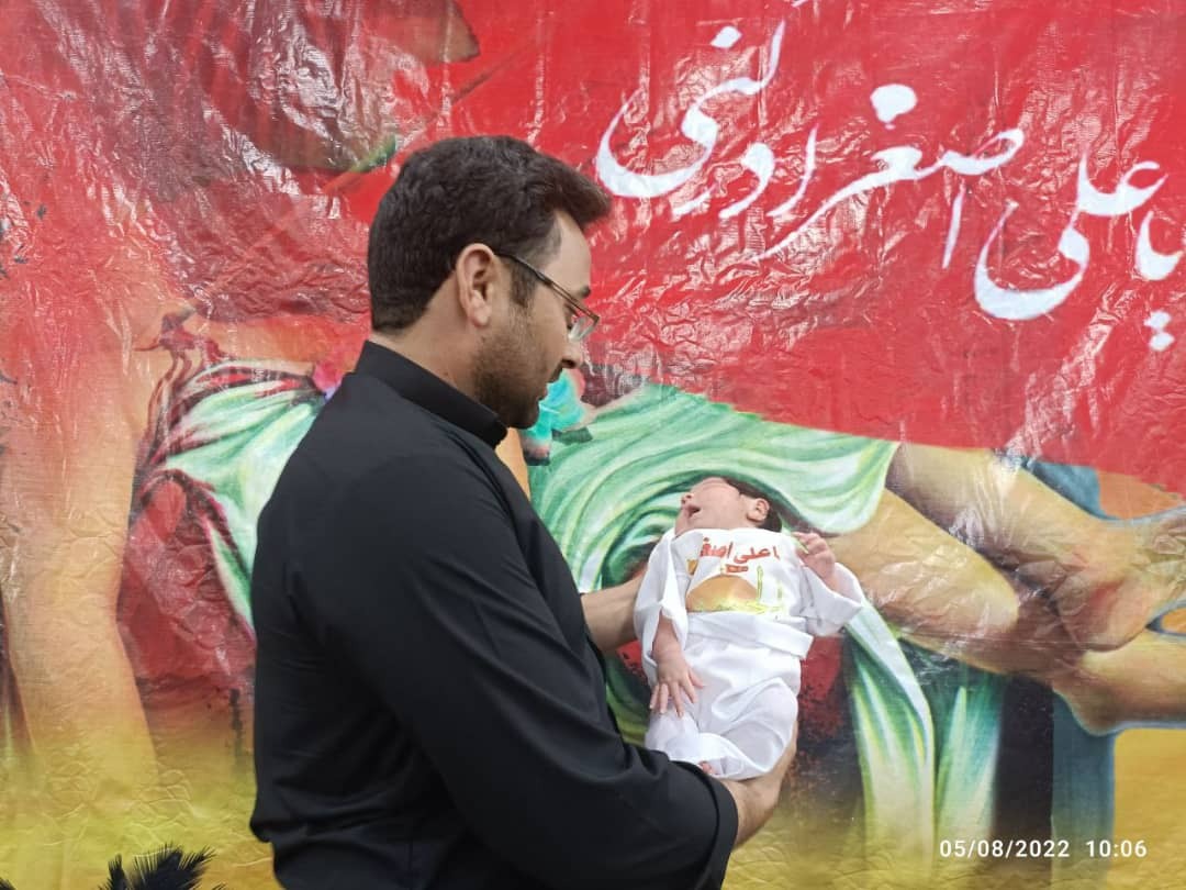 مراسم شیرخوارگان حسینی در حرم رضوی برگزار شد+فیلم