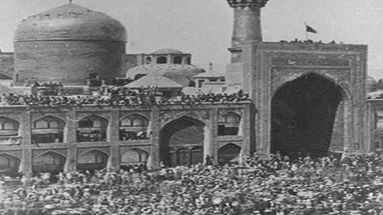 روایت ۴ قرن سوگواری در حرم مطهر رضوی/ از سیاه پوشی ضریح تا آیین نخل&zwnj;بندی