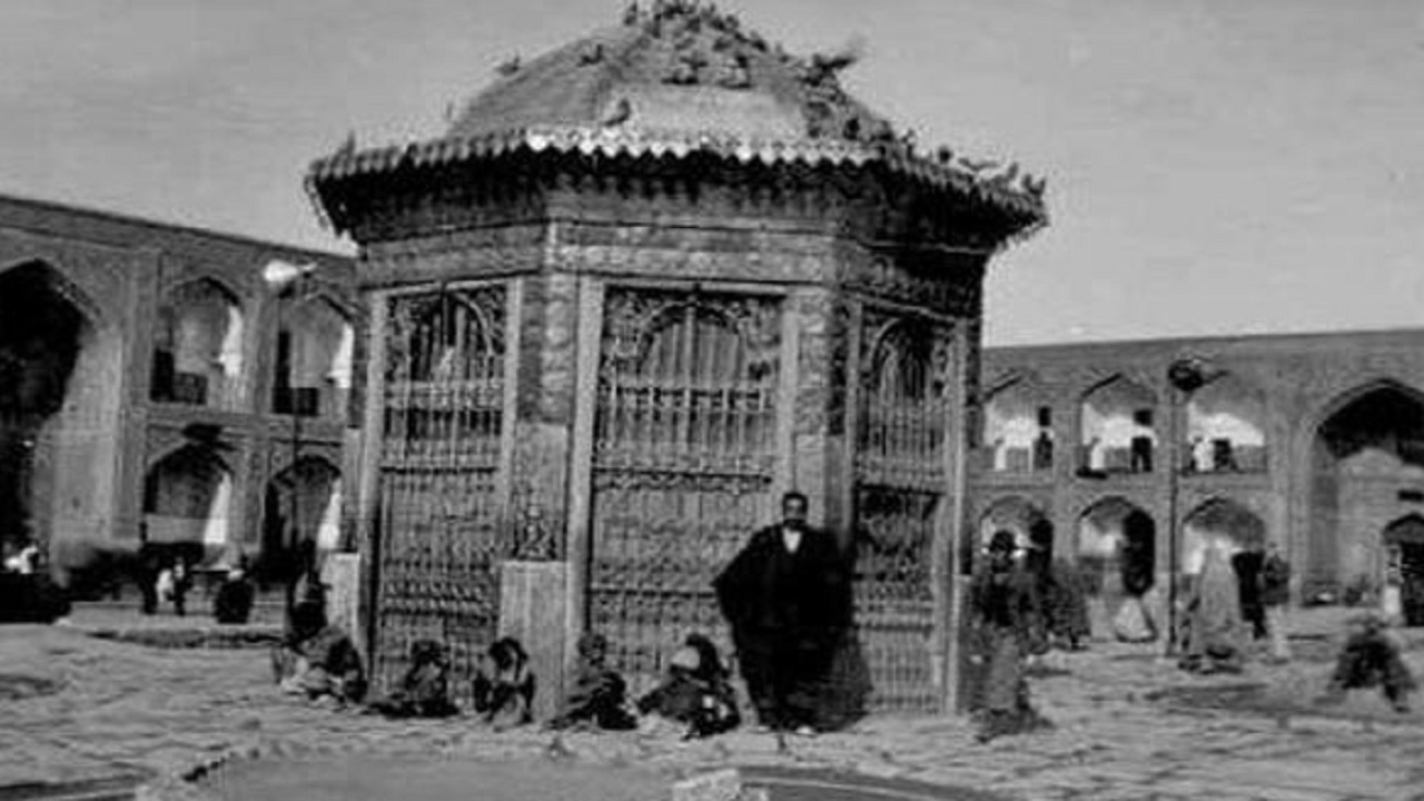 روایت ۴ قرن سوگواری در حرم مطهر رضوی/ از سیاه پوشی ضریح تا آیین نخل&zwnj;بندی
