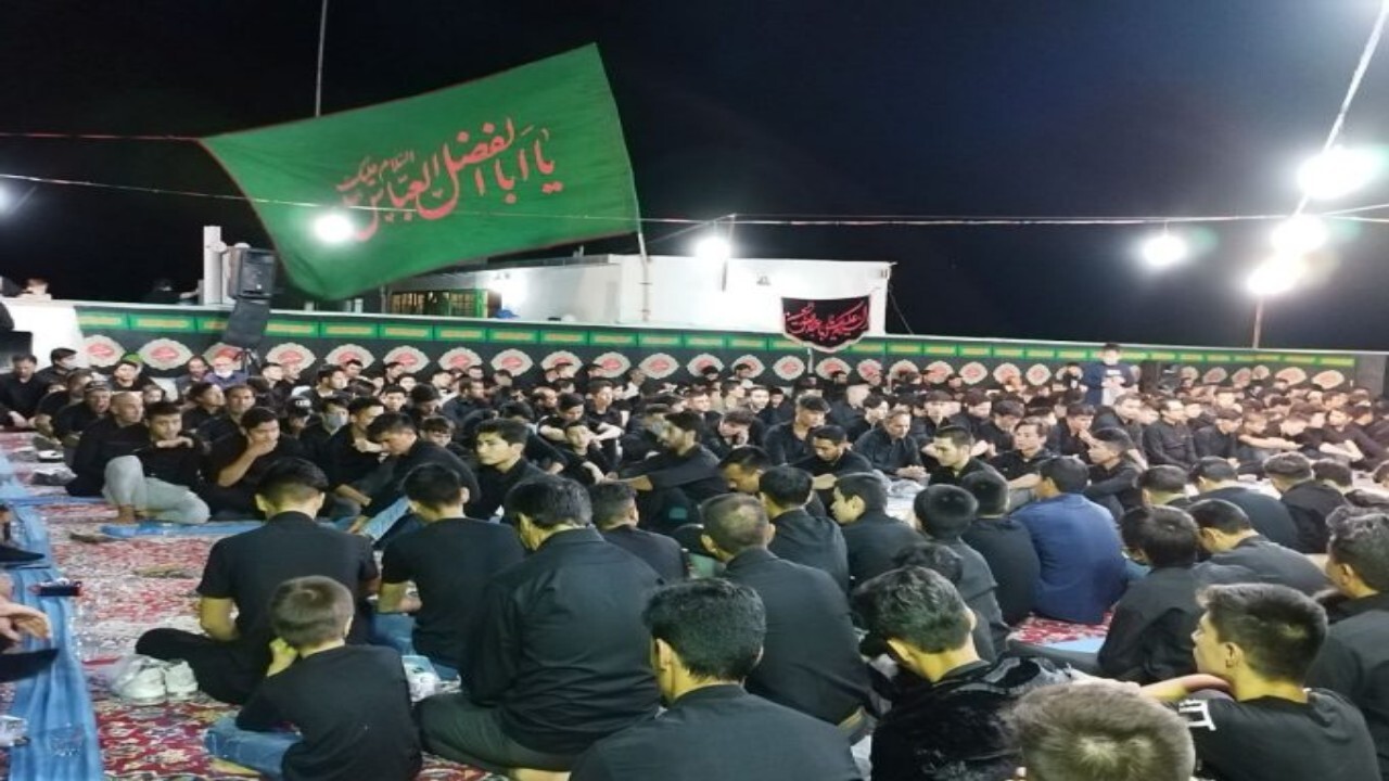 مراسم سوگواری مهاجرین افغانستانی مقیم مشهد در هفتمین شب دهه اول محرم + فیلم