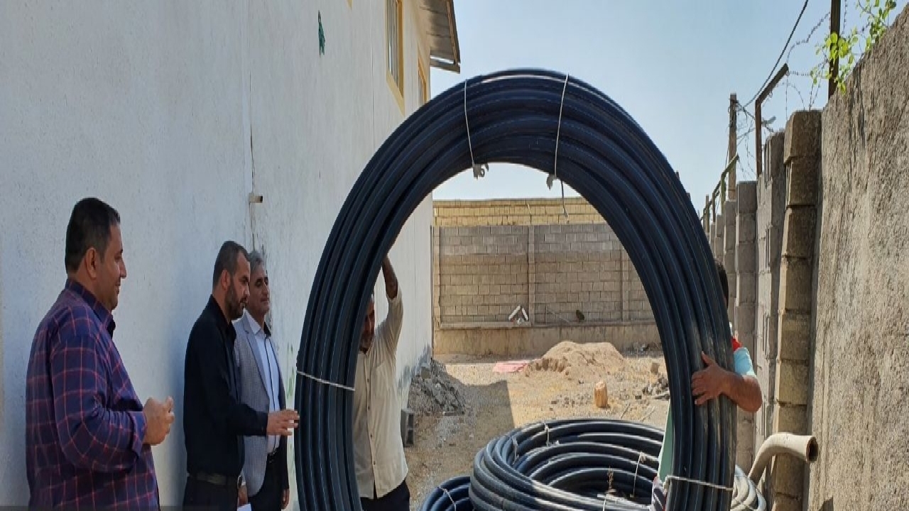 خدمات رسانی سپاه برای رفع مشکل کم آبی شهرستان لنده