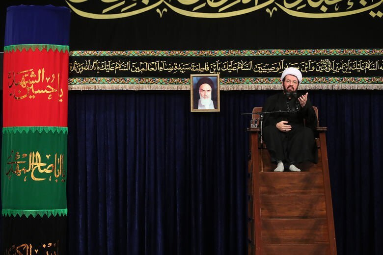 دومین شب مراسم عزاداری امام حسین(ع) با حضور رهبر انقلاب