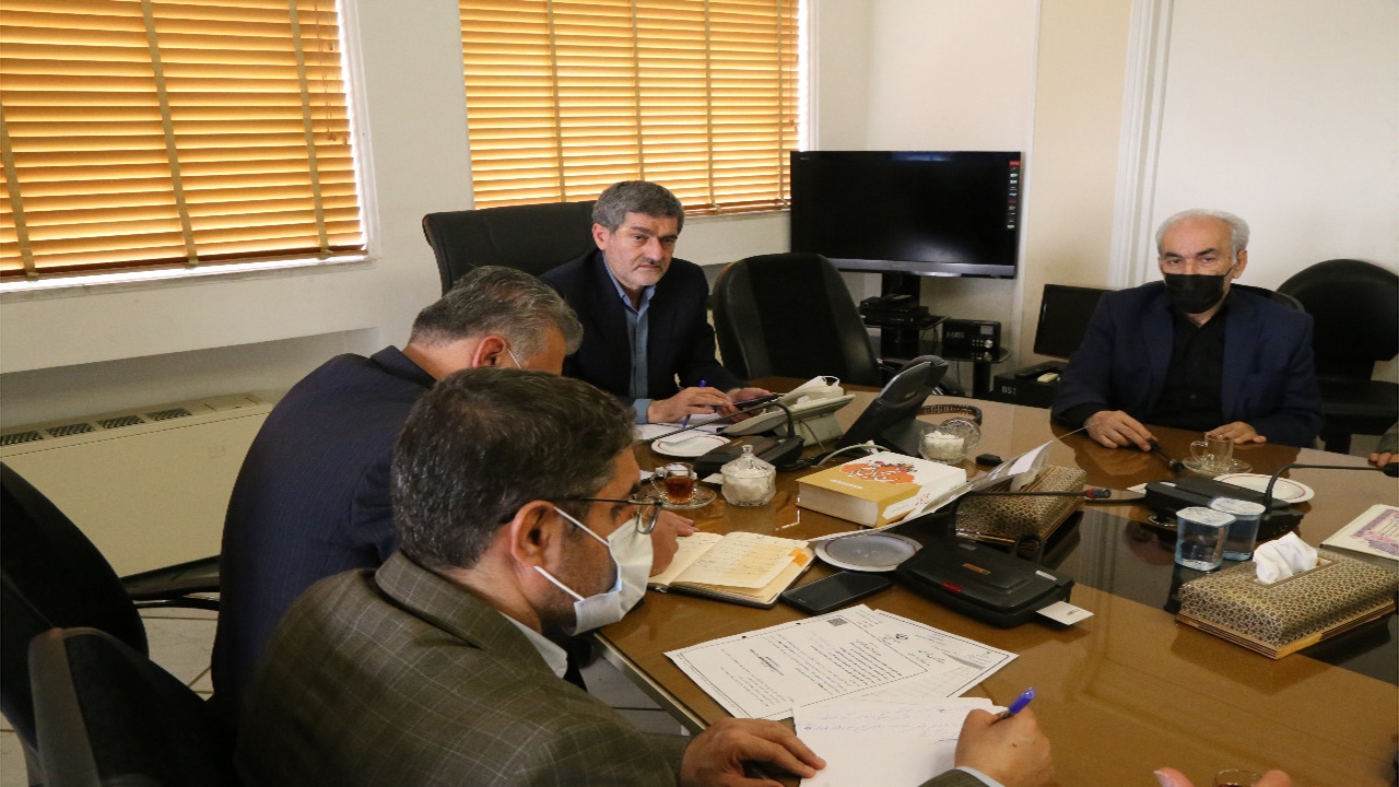 تعیین تکلیف پتروشیمی‌های استان با پیگیری استاندار فارس