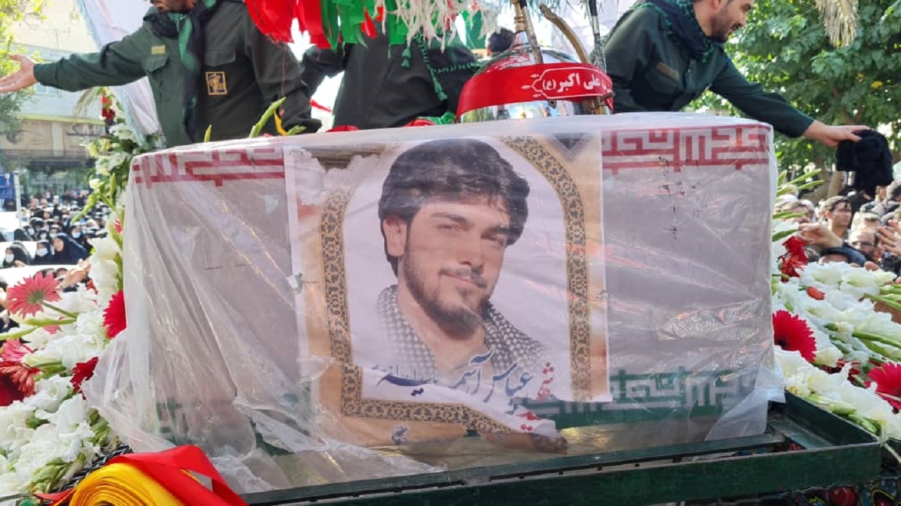 پیکر مطهر شهید مدافع حرم عباس آسمیه در کرج تشییع شد