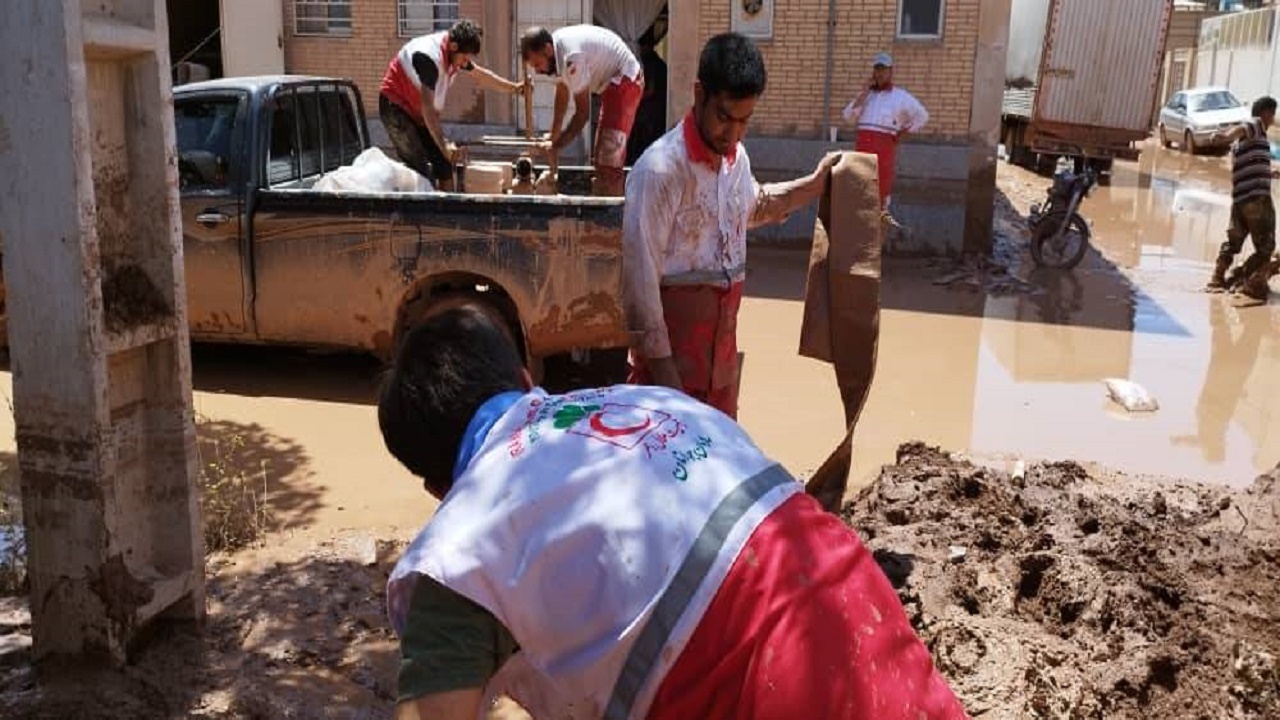 ارائه خدمات بشردوستانه به ۹۵۰۰ سیل زده