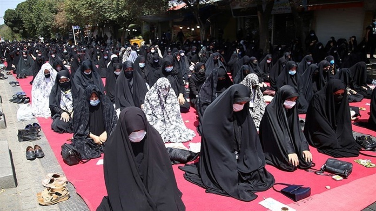 نماز ظهر عاشورا اقامه می‌شود