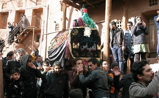 سیاه پوش شدن روستای سرخ در ایام محرم