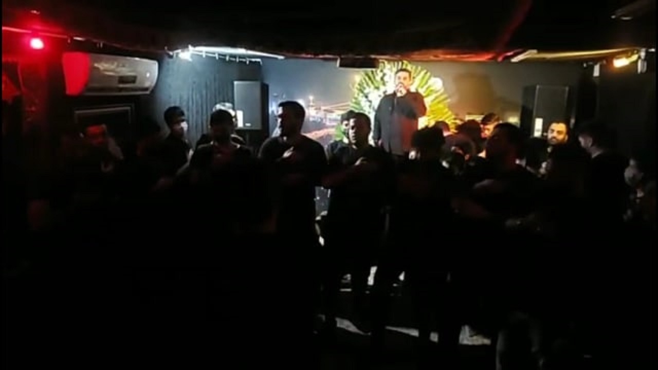 حال و هوای حرم مطهر رضوی در شب تاسوعا/ مراسم آیین سلام دادن دو هیئت عزاداری در روستای طزره