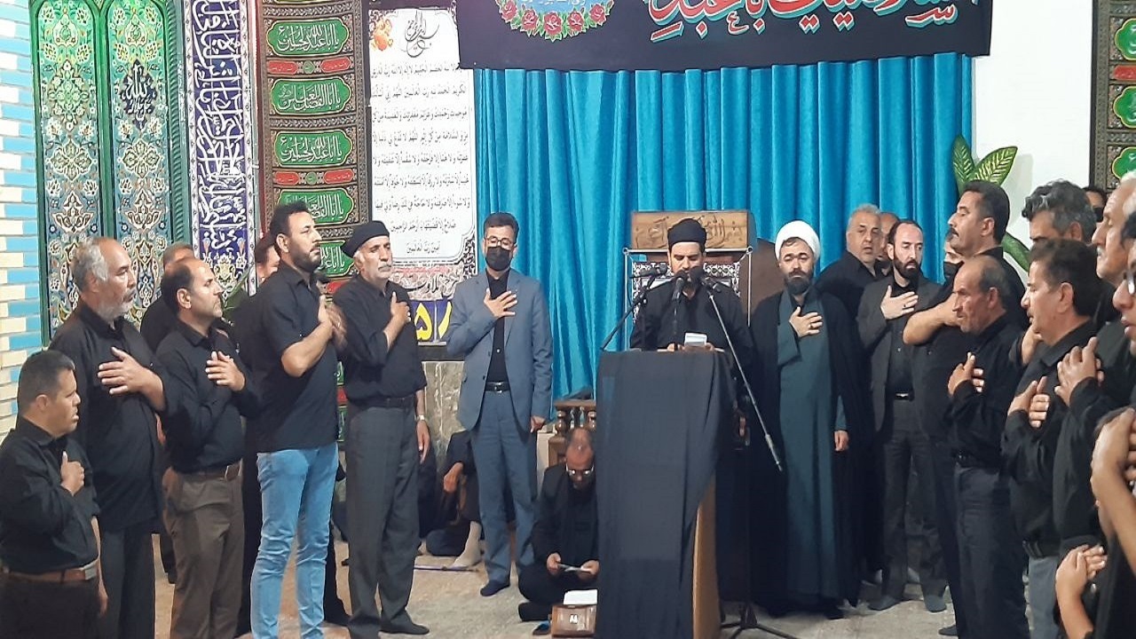 حال و هوای حرم مطهر رضوی در شب تاسوعا/ مراسم آیین سلام دادن دو هیئت عزاداری در روستای طزره