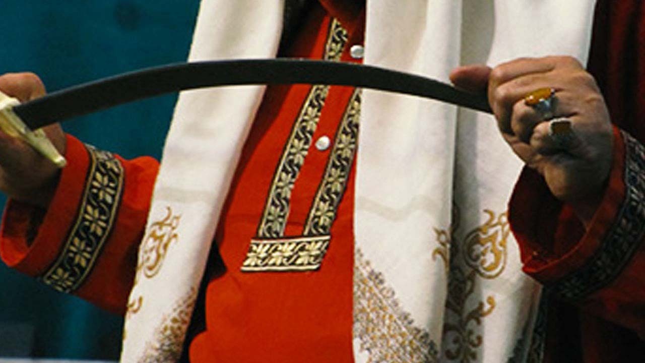 آیا واقعا شمر بن ذی الجوشن، دایی حضرت عباس (ع) بوده است؟