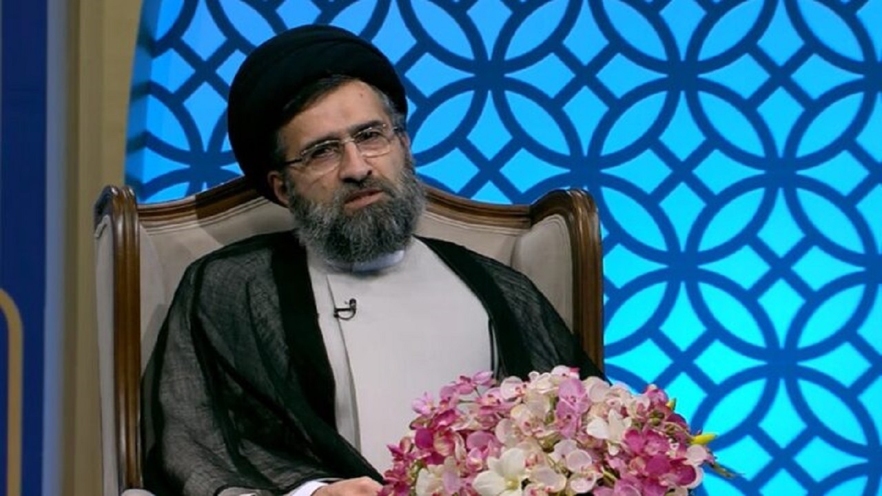 کنایه کارشناس برنامه سمت خدا به گرانی سفرهای زیارتی در مقایسه با استانبول + فیلم