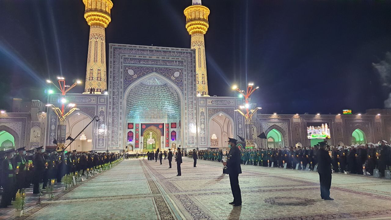 مراسم خطبه خوانی در شب عاشورای حسینی در حرم مطهر رضوی مراسم خطبه خوانی در شب عاشورای حسینی در حرم مطهر رضوی
