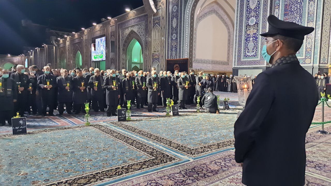 مراسم خطبه خوانی در شب عاشورای حسینی در حرم مطهر رضوی مراسم خطبه خوانی در شب عاشورای حسینی در حرم مطهر رضوی