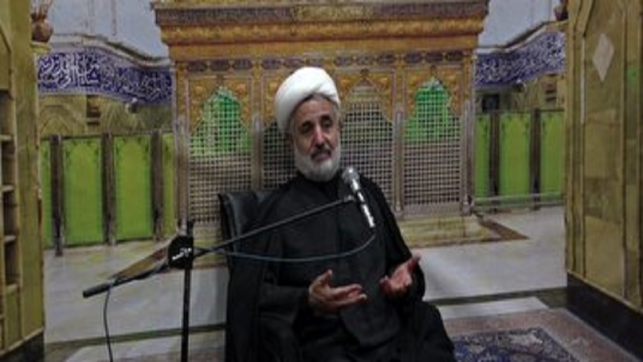 نهضت عاشورای امام حسین (ع) مشعل هدایت است