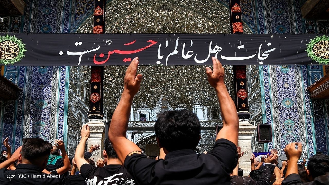 برج آزادی نقش عاشورایی گرفت