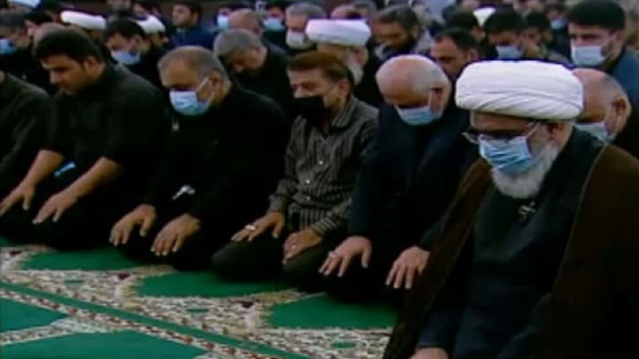 اقامه نماز ظهر عاشورا در بوشهر