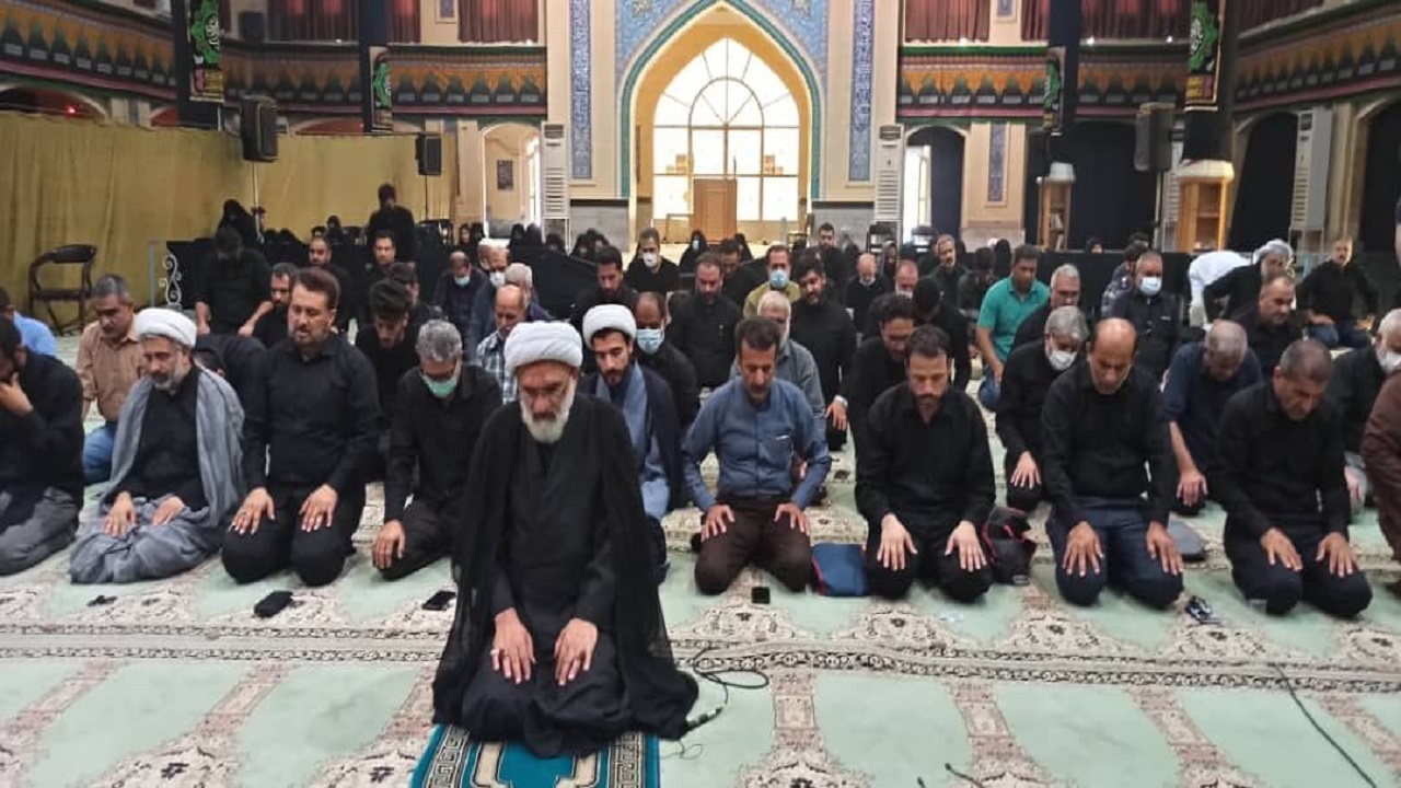 آبادان و خرمشهری ها نماز ظهر عاشورا را اقامه کردند