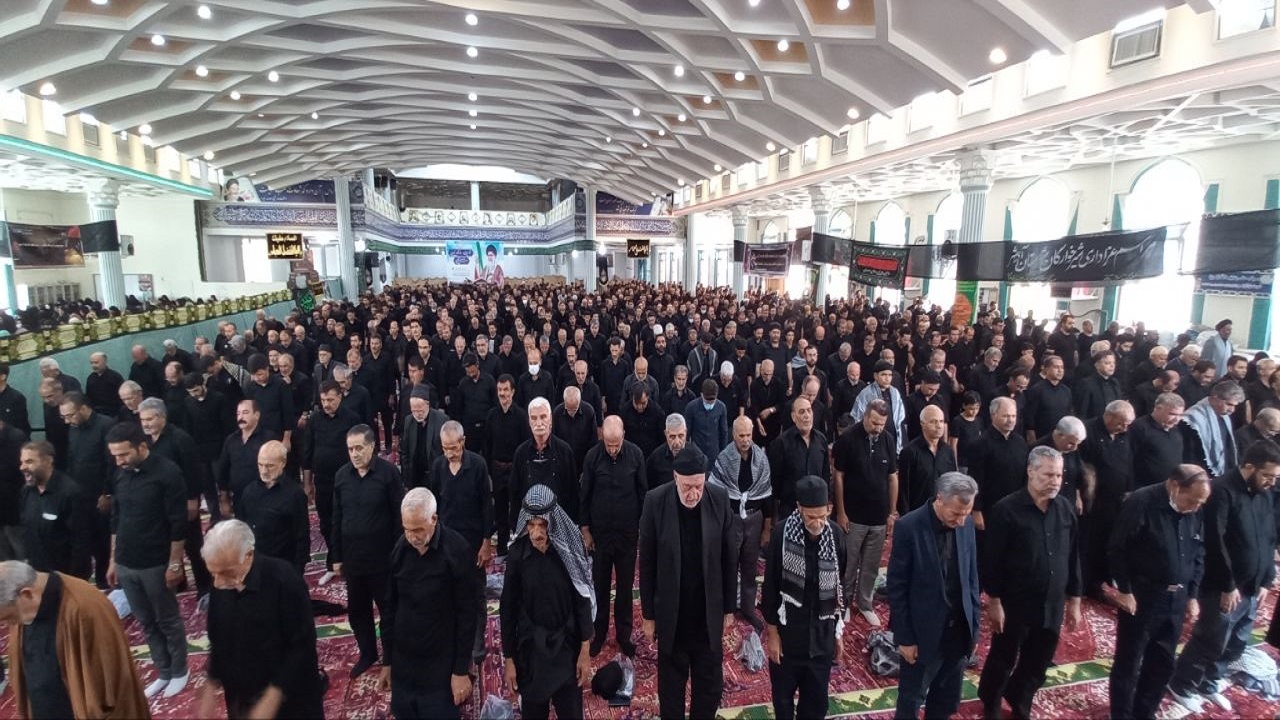 اقامه نماز ظهر عاشورا در آذربایجان شرقی