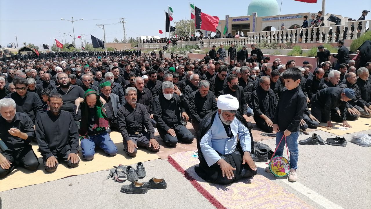 اقامه نماز ظهر عاشورا در خراسان جنوبی