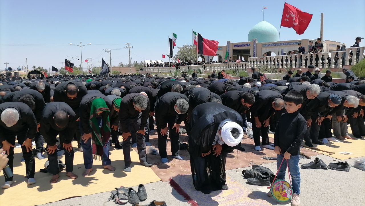 اقامه نماز ظهر عاشورا در خراسان جنوبی