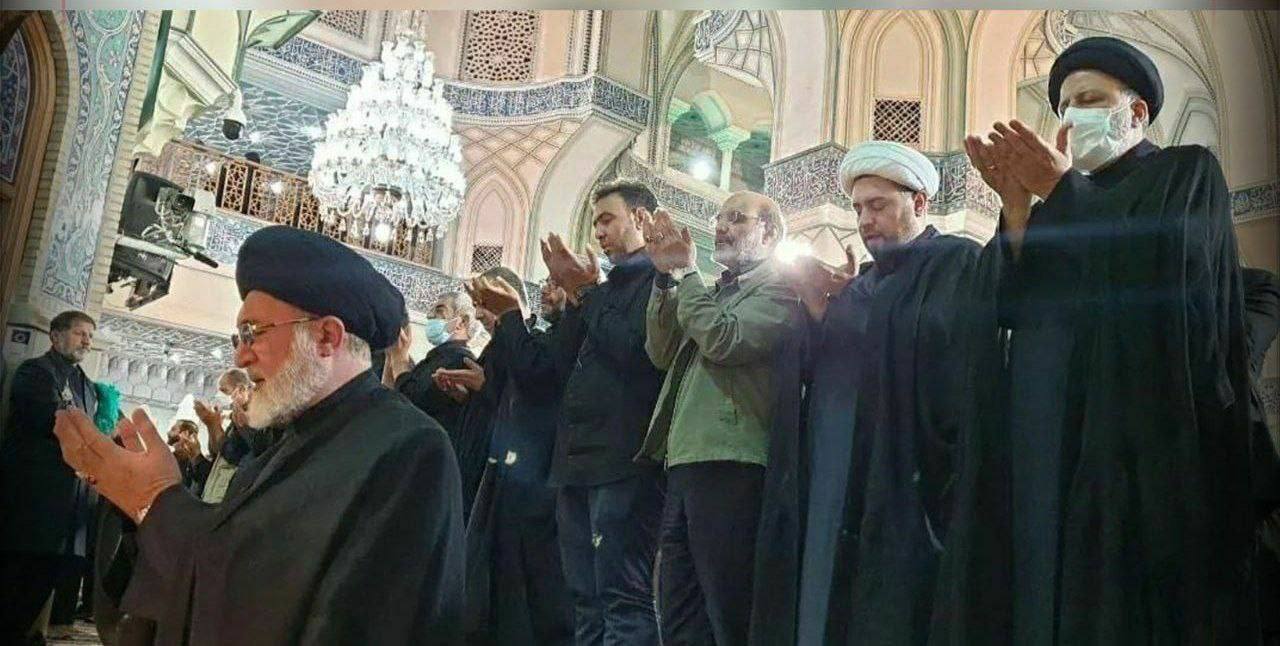 عزاداران حسینی نماز عاشورا را اقامه کردند