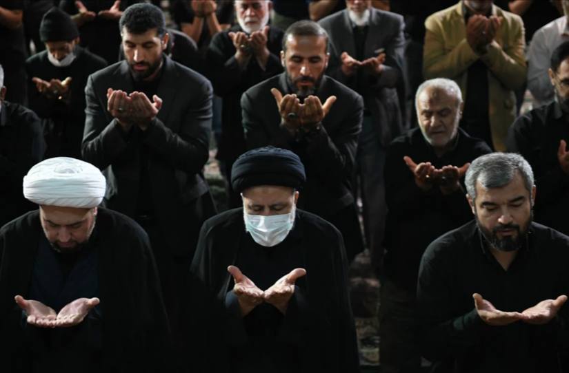 عزاداران حسینی نماز عاشورا را اقامه کردند
