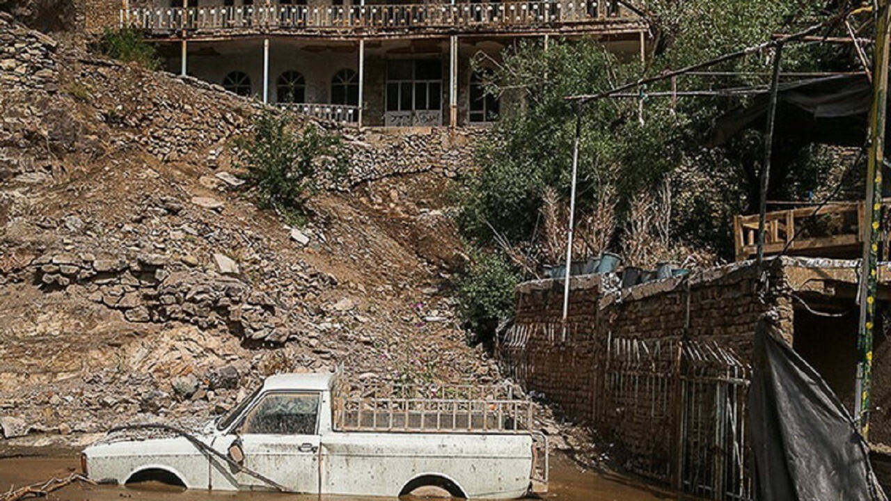وقوع سیلاب در روستاهای وزوه، هیران و پشتکوه