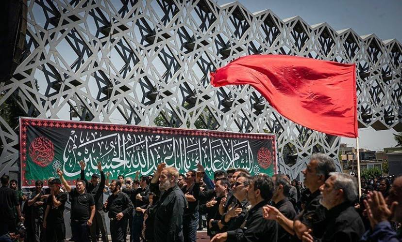 عزاداران حسینی نماز عاشورا را اقامه کردند