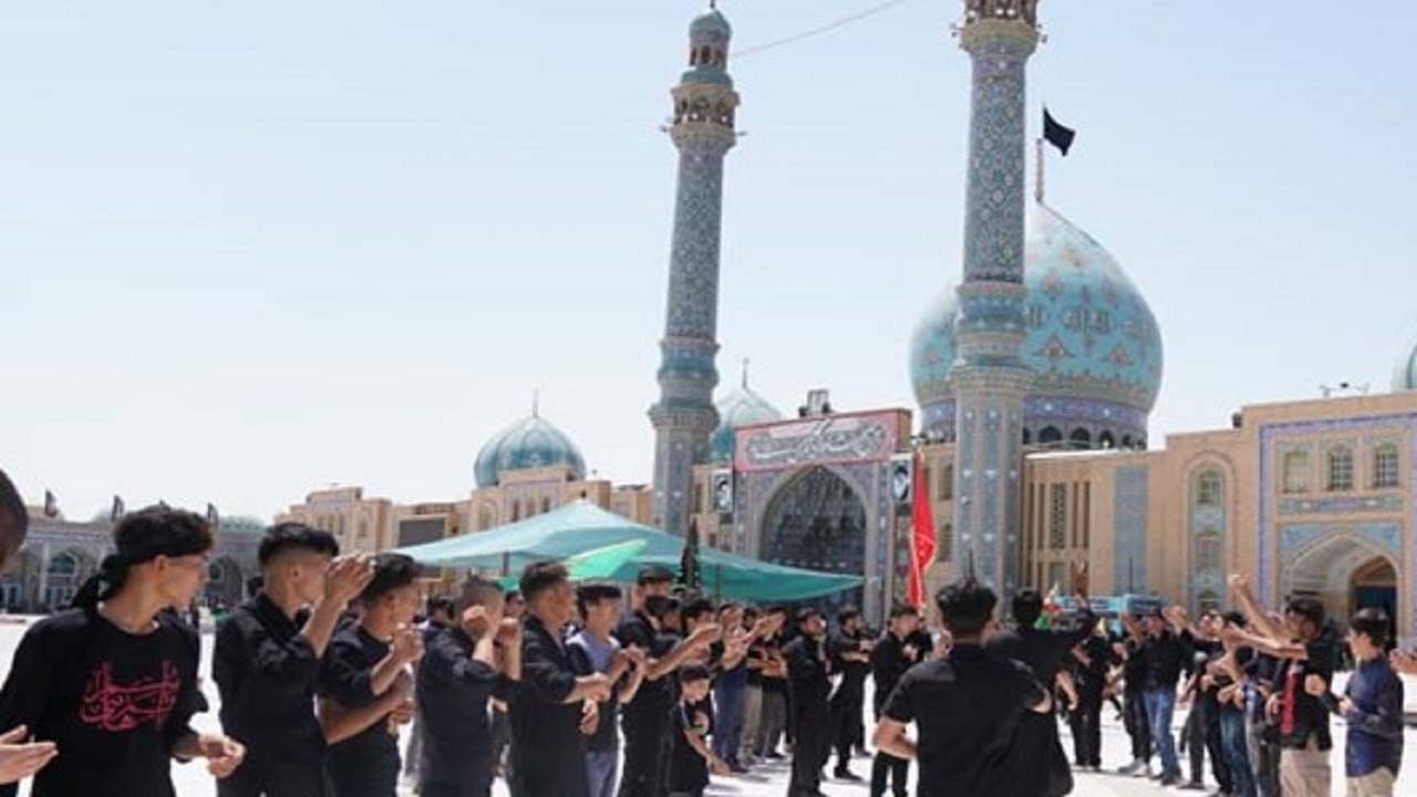 برپایی دسته‌ های عزاداری حسینی در مسجد صاحب عزا +تصاویر
