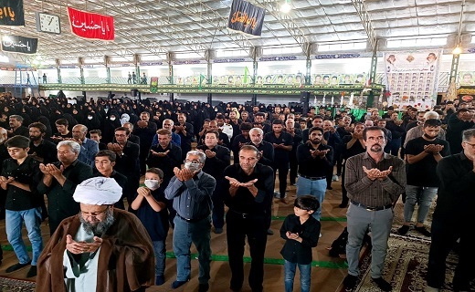 اقامه نماز ظهر عاشورا در شهرستان خاتم
