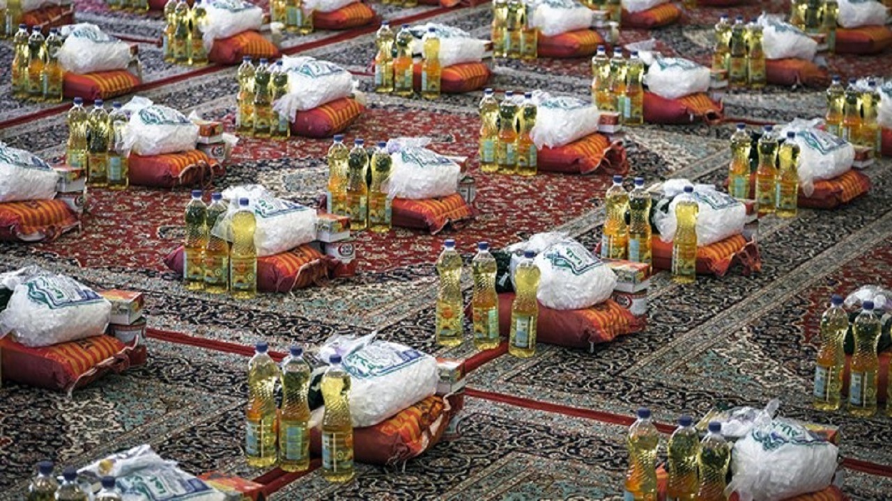 توزیع بسته های کمک معیشتی کسبه همدان در عاشورای حسینی